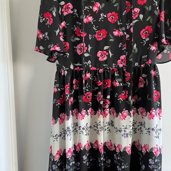 CeCe Floral Dress - Picture 5 of 7